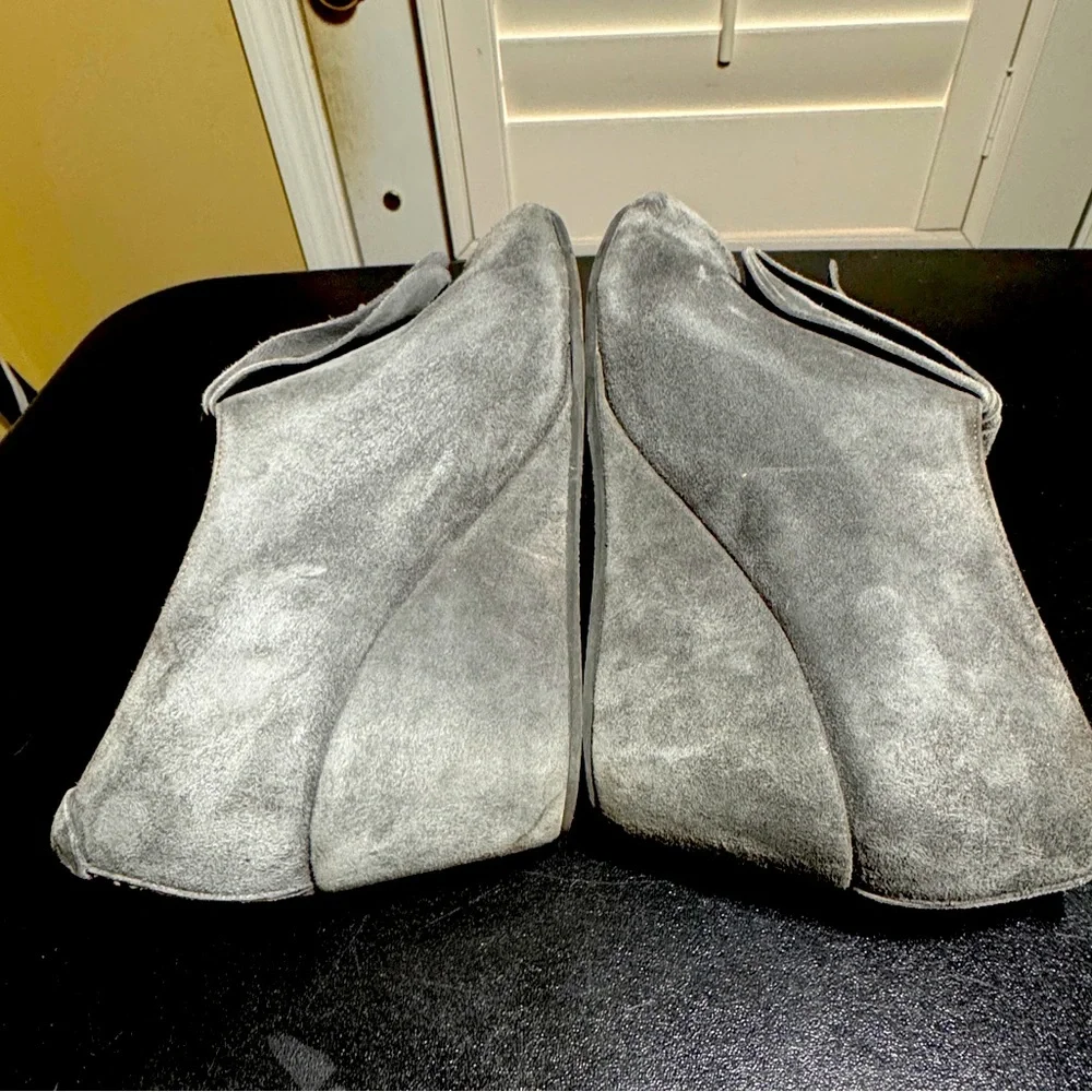 Anyi Lu gray suede sedge peep toe  bootie shoe